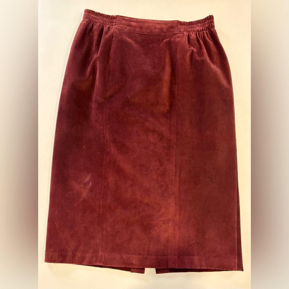Suede | Danier | Burgundy | Midi Skirt | Vintage Size 14 | 33” Waist